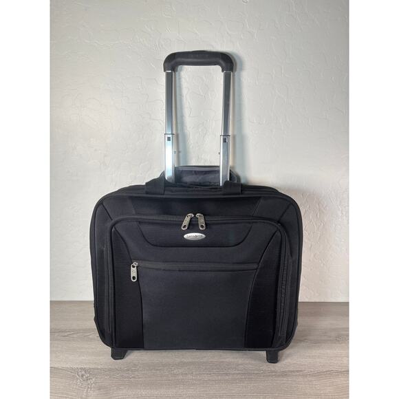 Samsonite Heritage Wheeled Business Carrying Carry-On Bag
Case for 17" Laptop - Picture 1 of 9